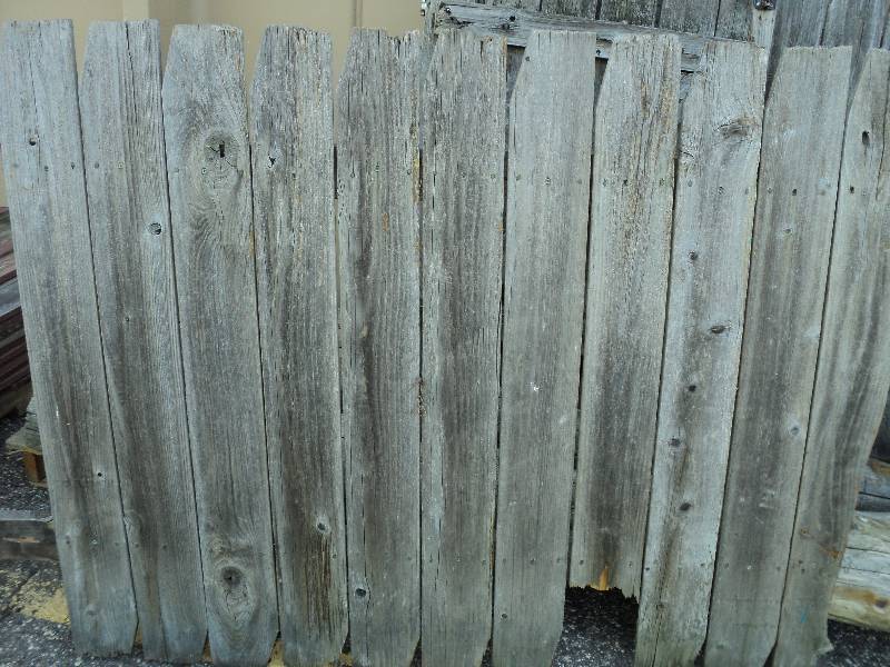 lot 34 image: gray weathered section of fencing 5...