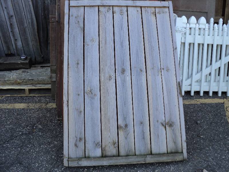 lot 36 image: fence gate 42inx61in...