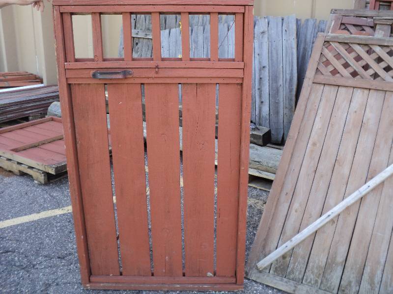 lot 37 image: fence gate 32inx56in...