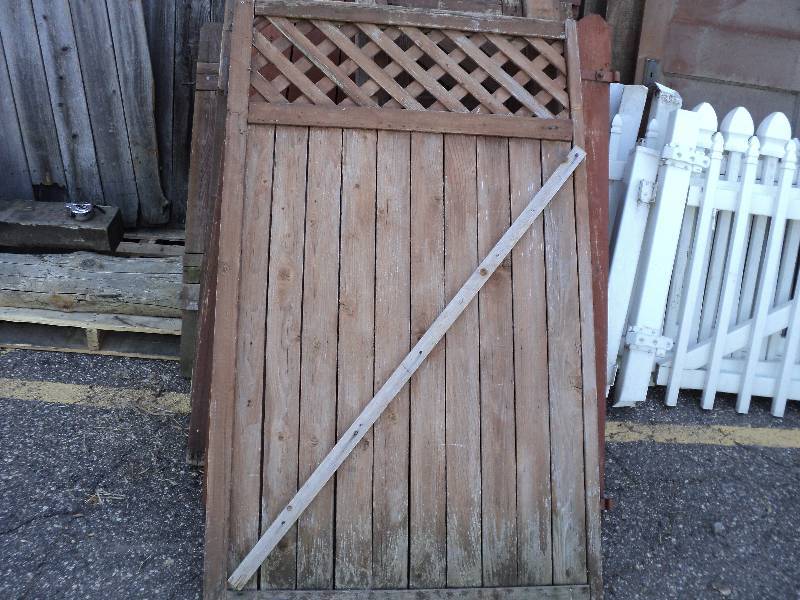 lot 38 image: fence gate 39inx64in...