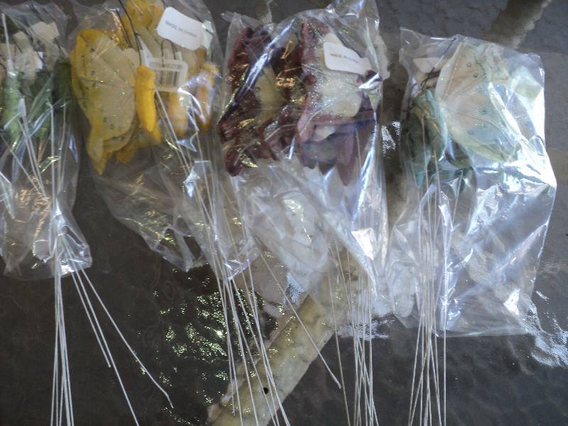 lot 98 image: box of 36 butterfly picks...