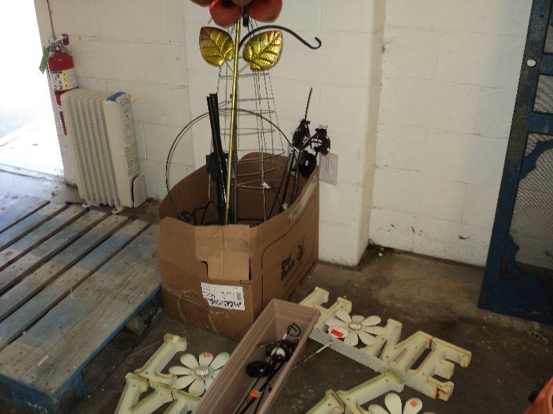 lot 101 image: garden misc. some is damaged...