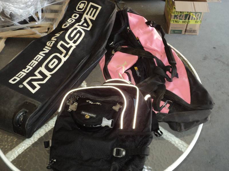 lot 102 image: bags, 1 baseball bag, 1 softball ba...