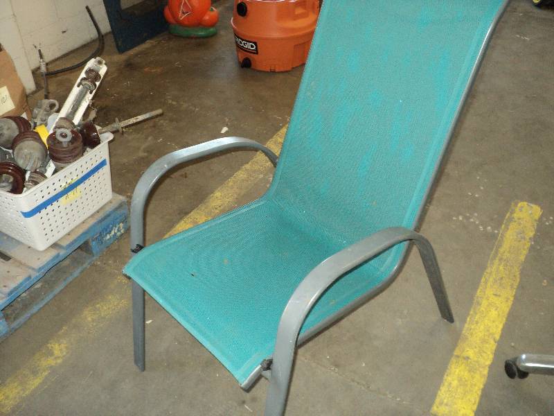 lot 117 image: lawn chair...