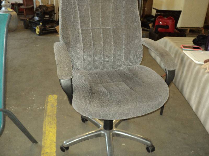 lot 118 image: adjustable swivel chair...