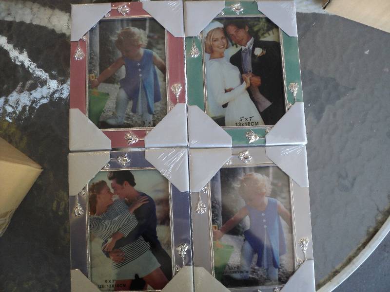 lot 127 image: 12 picture frames 5inx7in...
