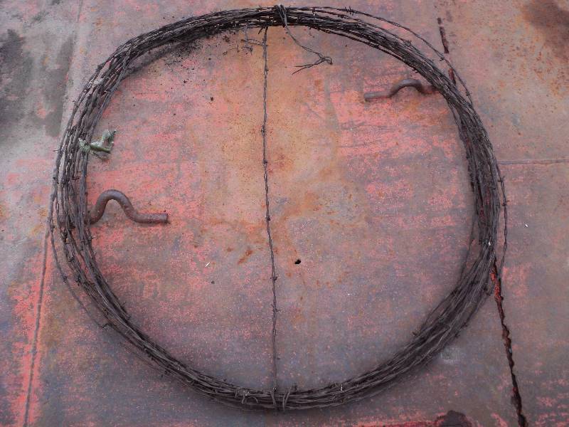 lot 10 image: roll of barbed wire...