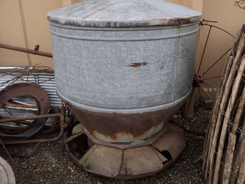 lot 11 image: galvanized farm feeder with lid, 45...