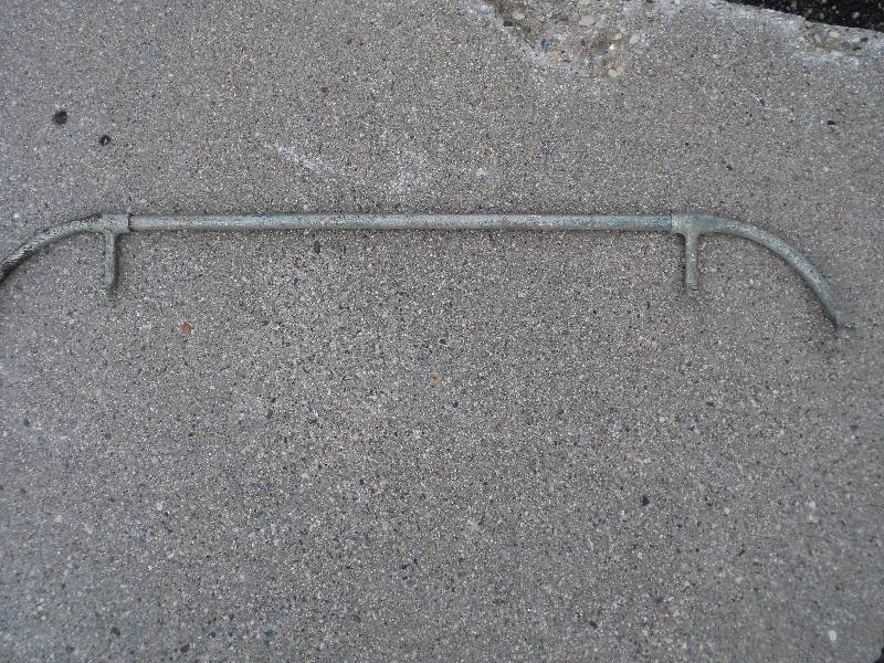 lot 15 image: metal bar, great for repurposing...