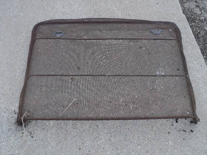 lot 27 image: vintage screen, 46inx34in...