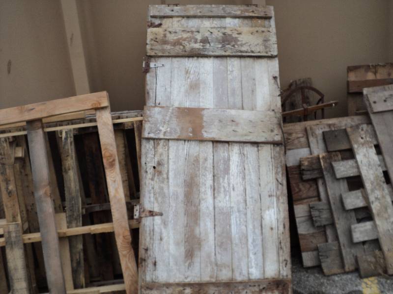 lot 31 image: barn door, 33inx78in...