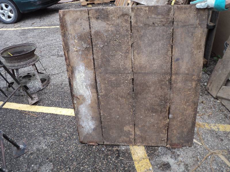 lot 37 image: barn door, 34inx40in...