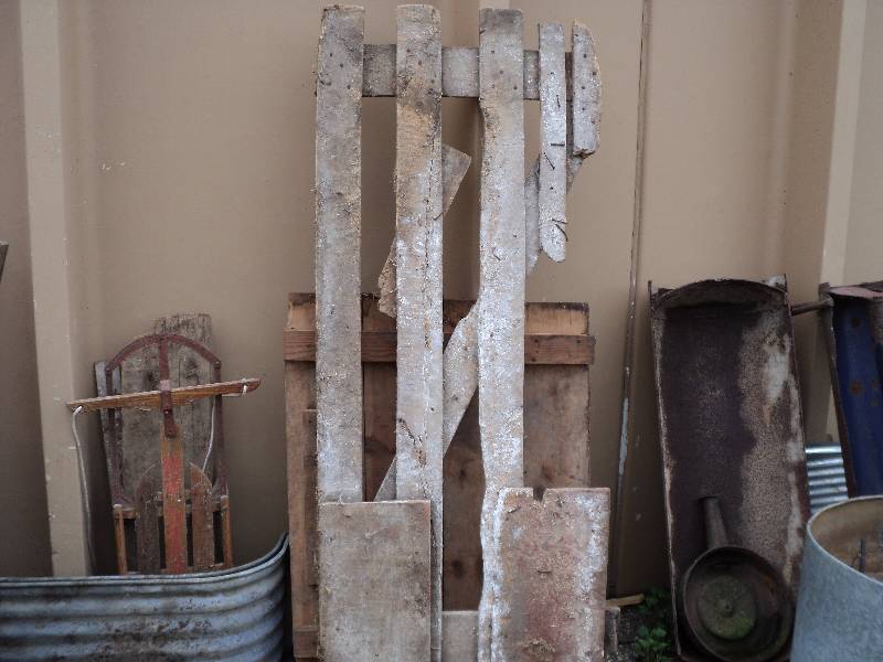 lot 38 image: barn door, 34inx78in...