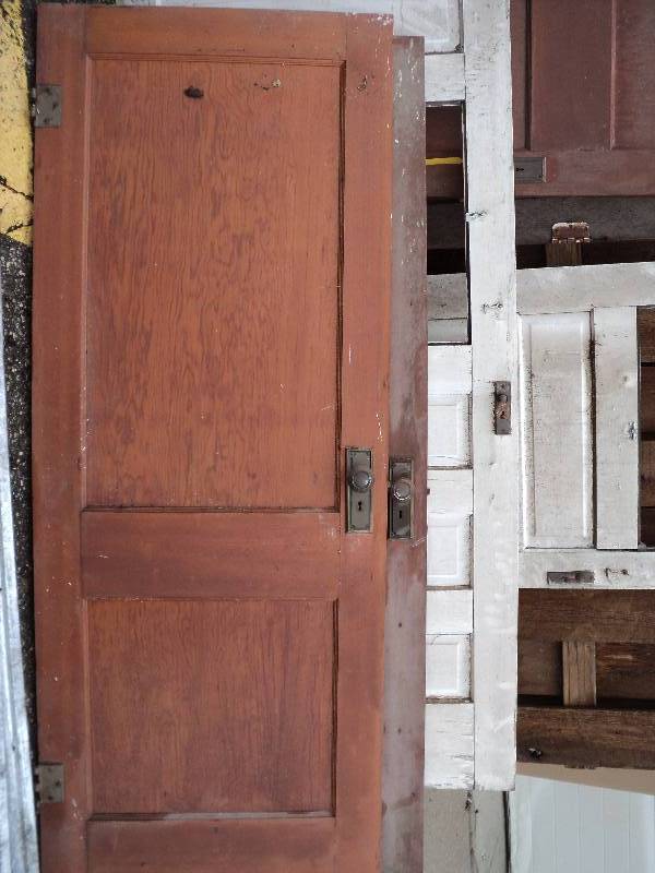 lot 61 image: 2 white doors with windows, 36inx80...