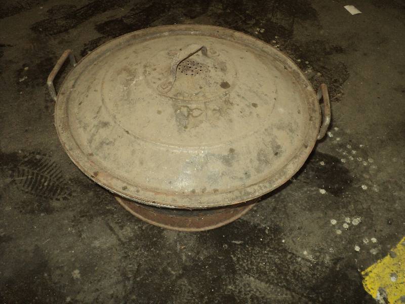 lot 89 image: rusty dough pan...