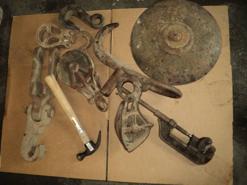 lot 91 image: vintage farm pieces including pulle...