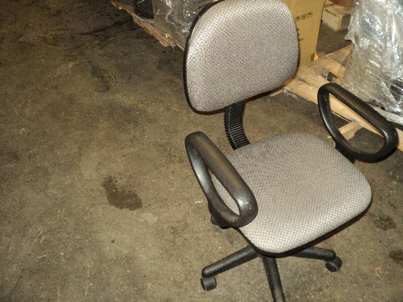 lot 103 image: adjustable office chair with wheels...