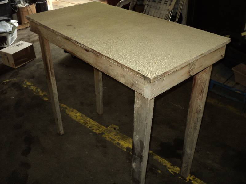 lot 106 image: 43in high table, top is 2ftx4ft...