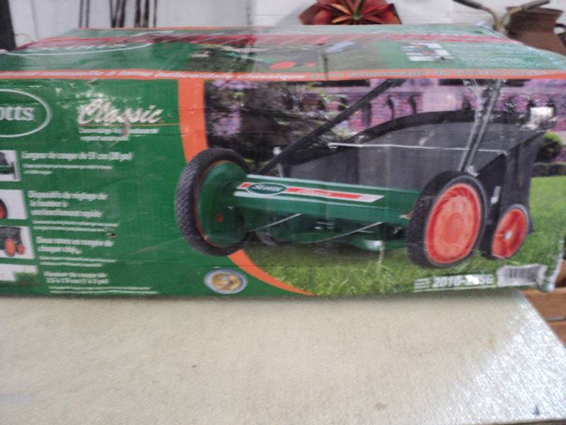 lot 107 image: brand new scotts new classic lawn m...