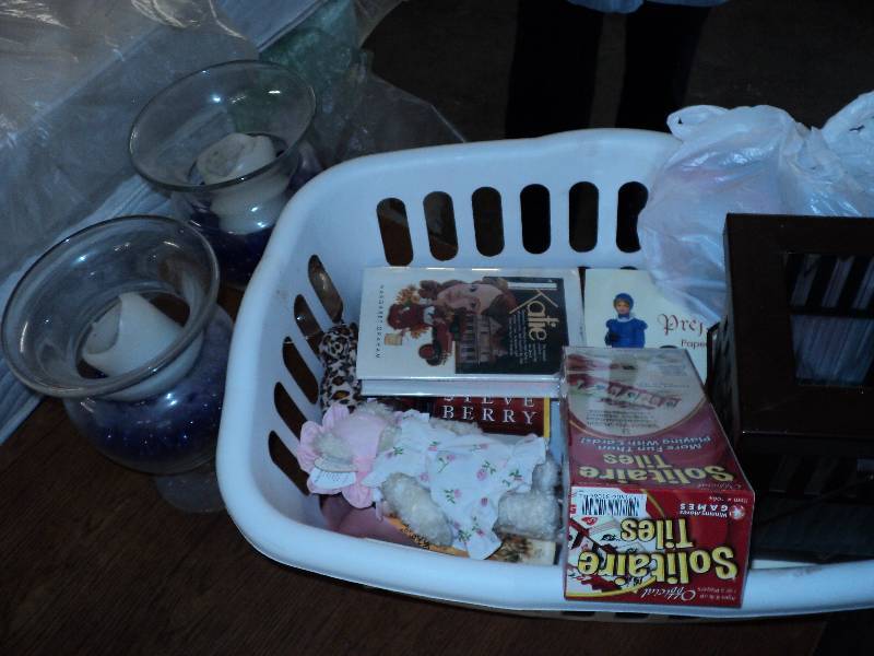 lot 115 image: laundry basket of decorative items ...