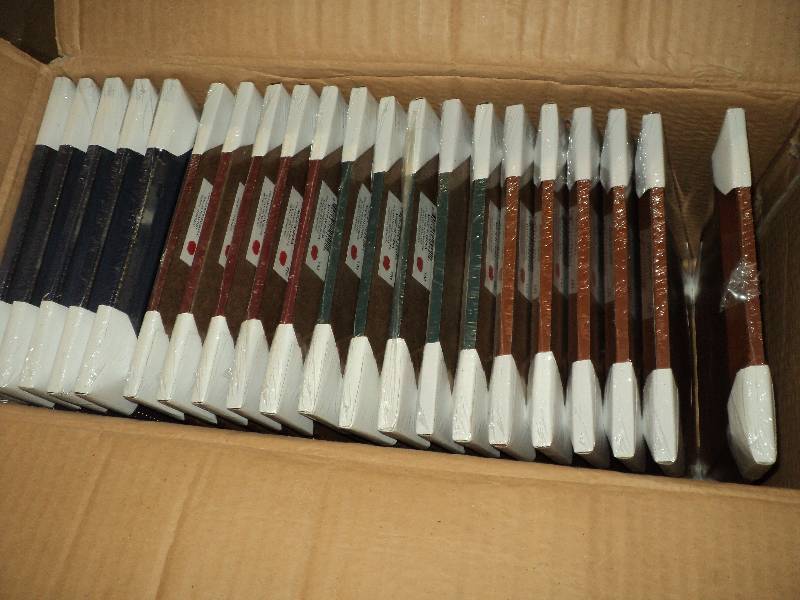 lot 125 image: 24 picture frames, 8inx10in...