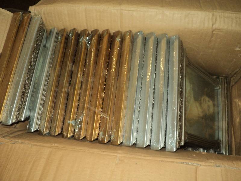 lot 126 image: 17 picture frames, 8inx10in...