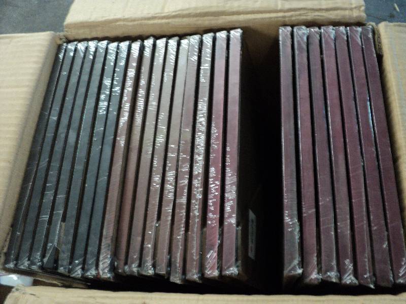 lot 127 image: 25 picture frames, 8inx10in...