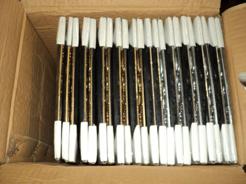 lot 129 image: 24 picture frames, 8inx10in...