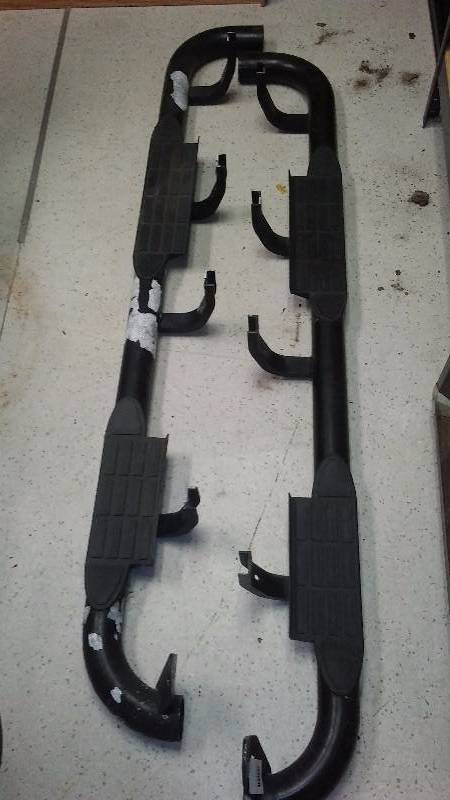 lot 2 image: Running Tubes for FORD F150 Pickup  Universal Fit (2)