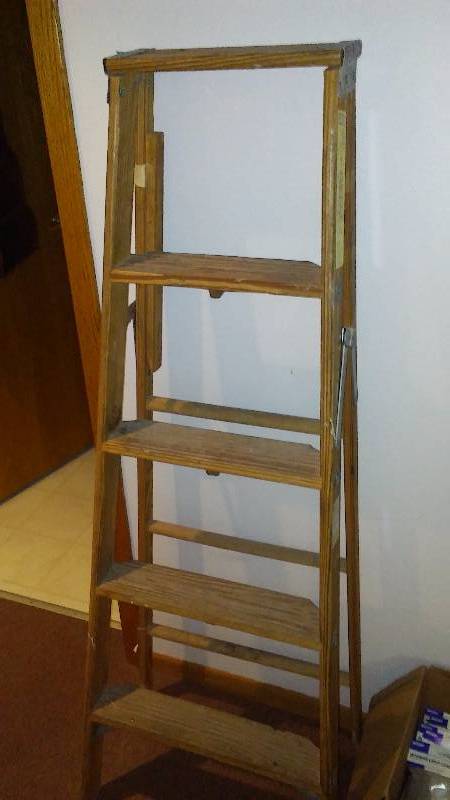 lot 71 image: 5 ft. Wood Ladder by Werner