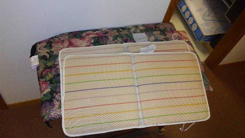 lot 91 image: Chair Pads (4) Two floral, 2 striped