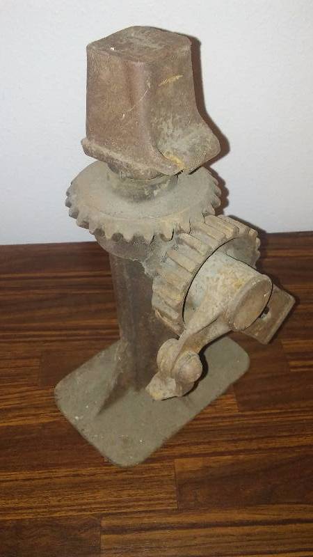 lot 144 image: Vintage Model A Jack