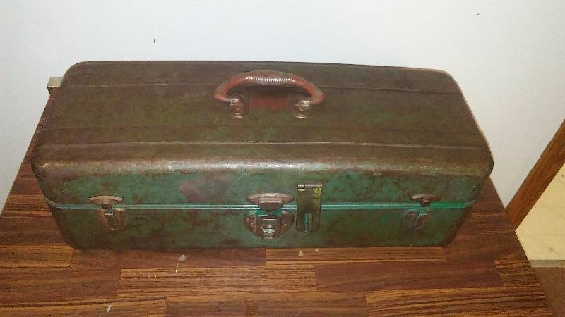 lot 153 image: Vintage Tackle Box