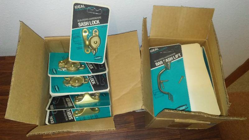 lot 164 image: Sash Locks and Lifts (10 each)