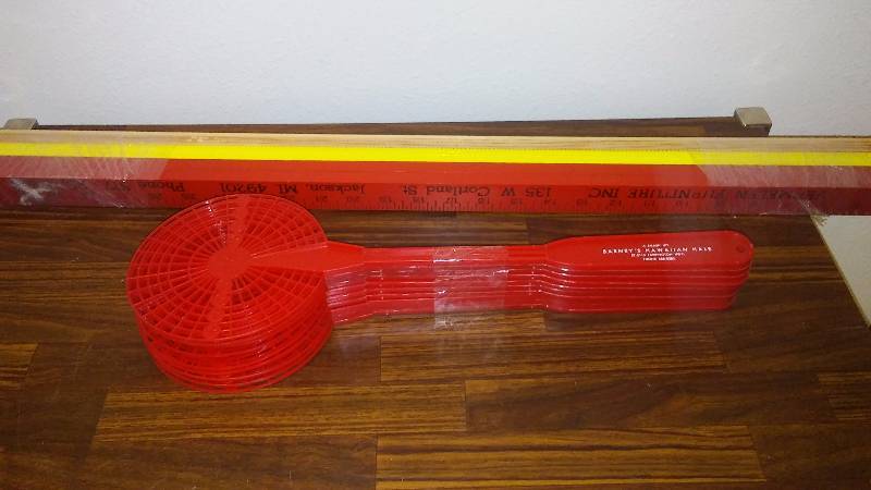 lot 176 image: Yard Sticks and Fly Swatters (12 each)