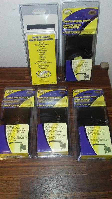 lot 183 image: Trailer Connector Mounting Brackets (5)