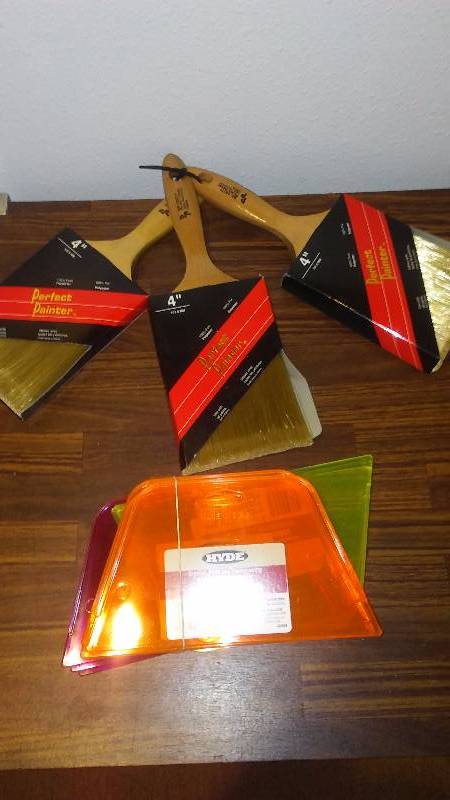 lot 191 image: Paint Brushes (3) 4 inch and Smoothing Blades (10)