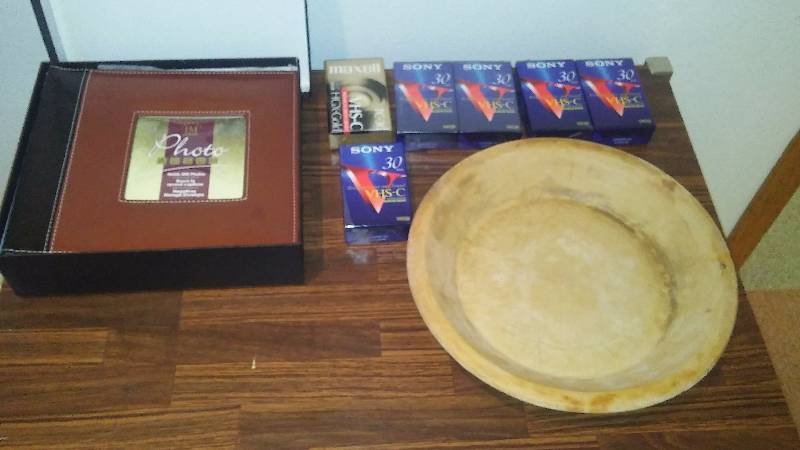 lot 219 image: Leather Photo Album, Home and Garden Pie PlateBacking Dish and VHS-C (12) new in wrap