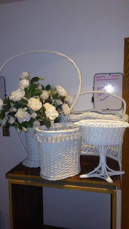 lot 223 image: Vintage Wicker Assortment (4) Magazine Holder, Floral Holder, Plant Stand and Trash Basket