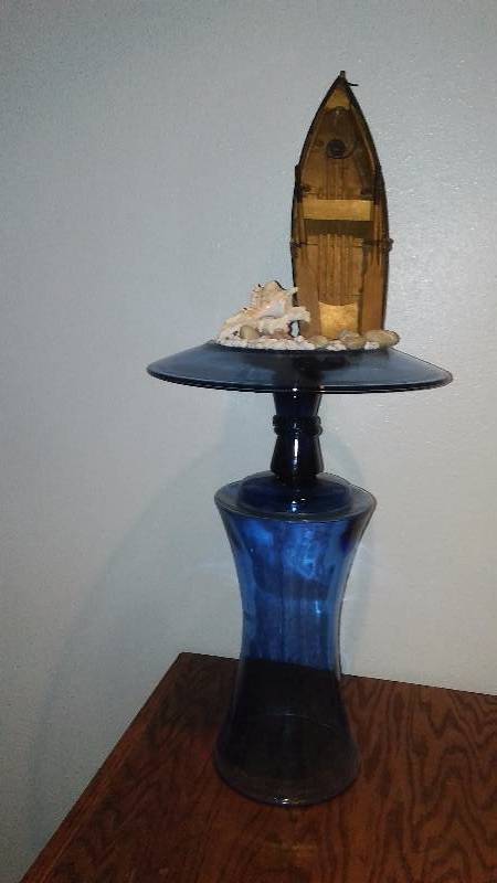 lot 225 image: Yard Garden Cabin Art, Row Boat