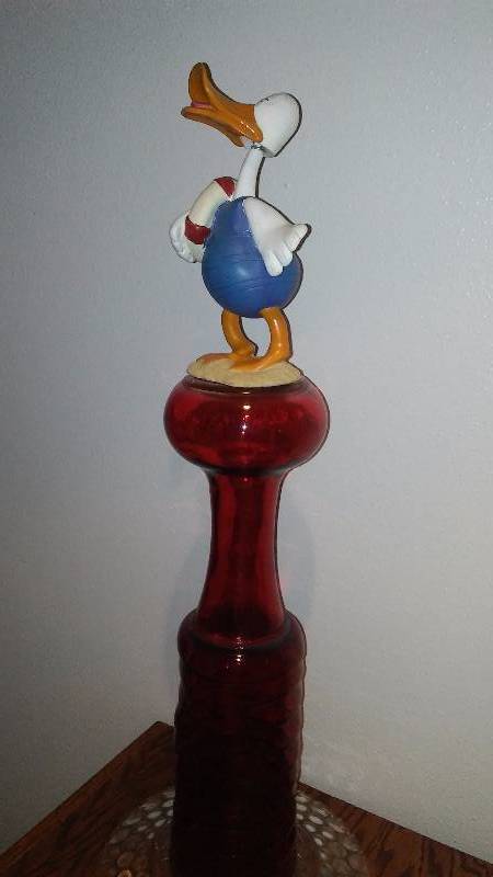 lot 228 image: Yard Garden Cabin Art, Wacky Duck 25 inches H