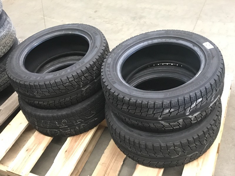 lot 10 image: Set Of (4) Bridgestone Blizzak 205...