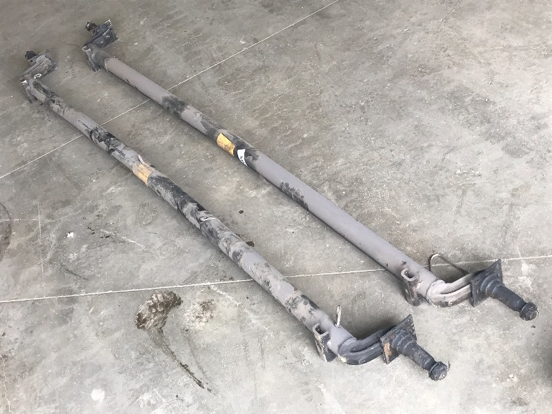 lot 24 image: (2) Trailer Axles, 72 Spring-To-Sp...