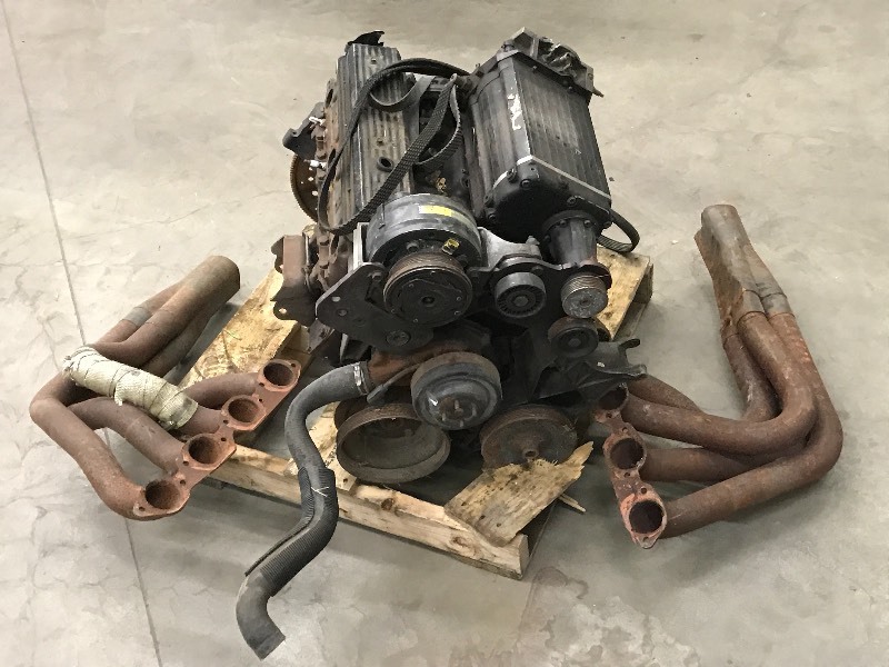 lot 67 image: Unkown V8 Gas Engine With Whipple S...