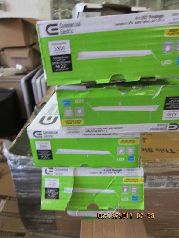 4 commercial electric 4ft LED shopl...
