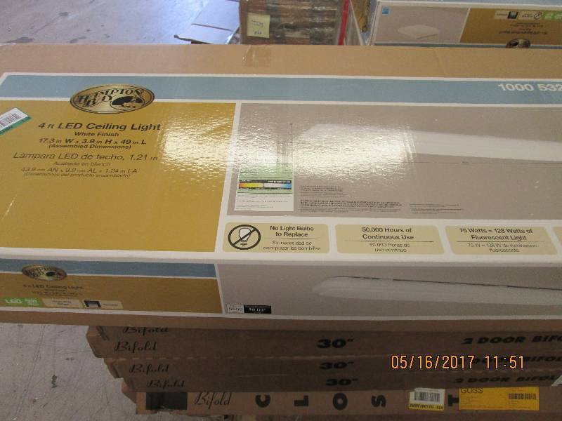 Hampton Bay 4 foot ceiling light op...