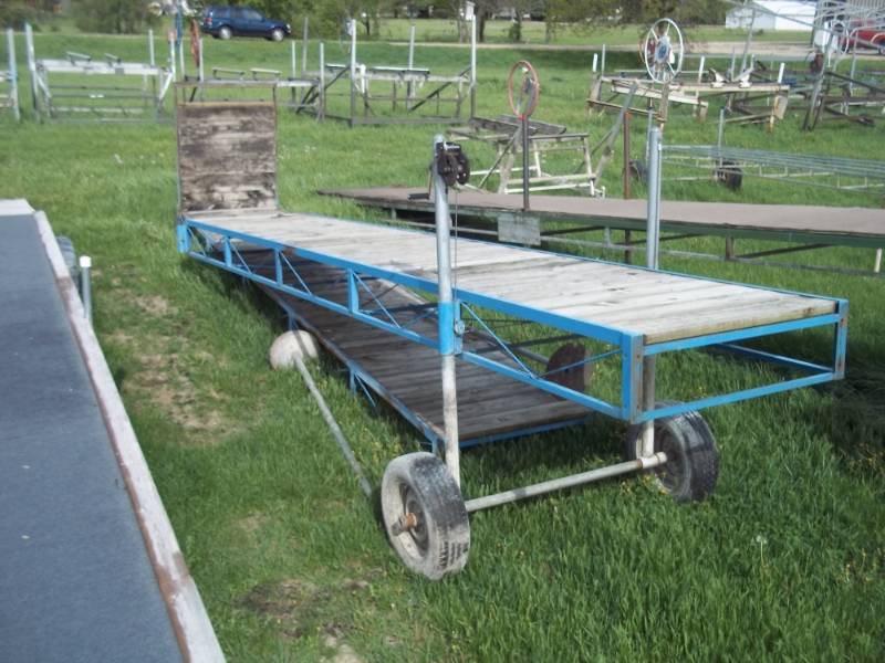 40 Steel Roll in Dock with 4 Ramp, Hitch