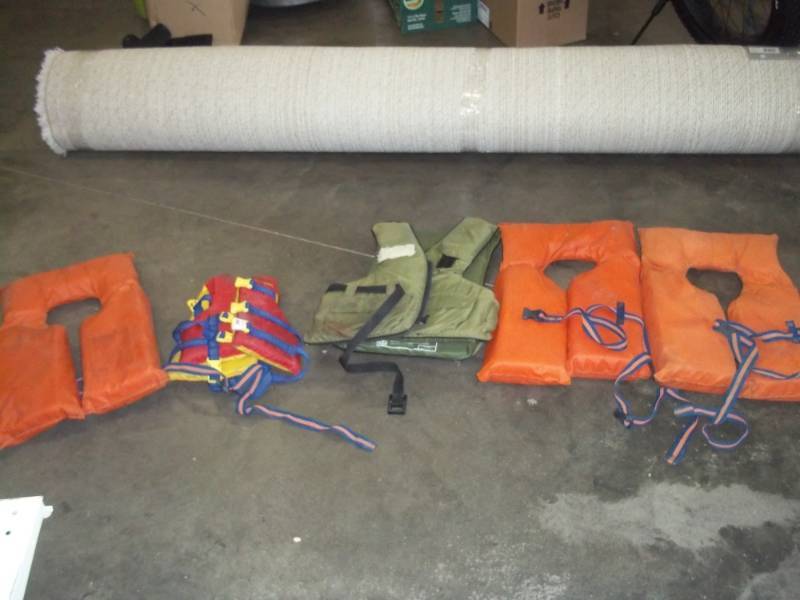 5 life Jackets