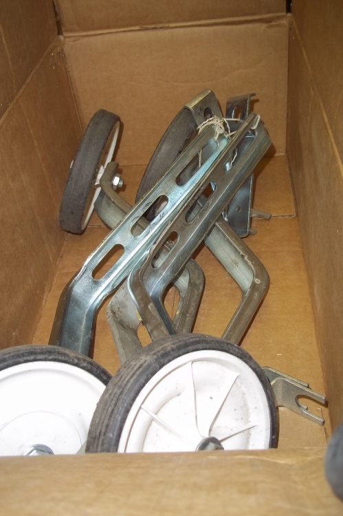 2 pair of training wheels