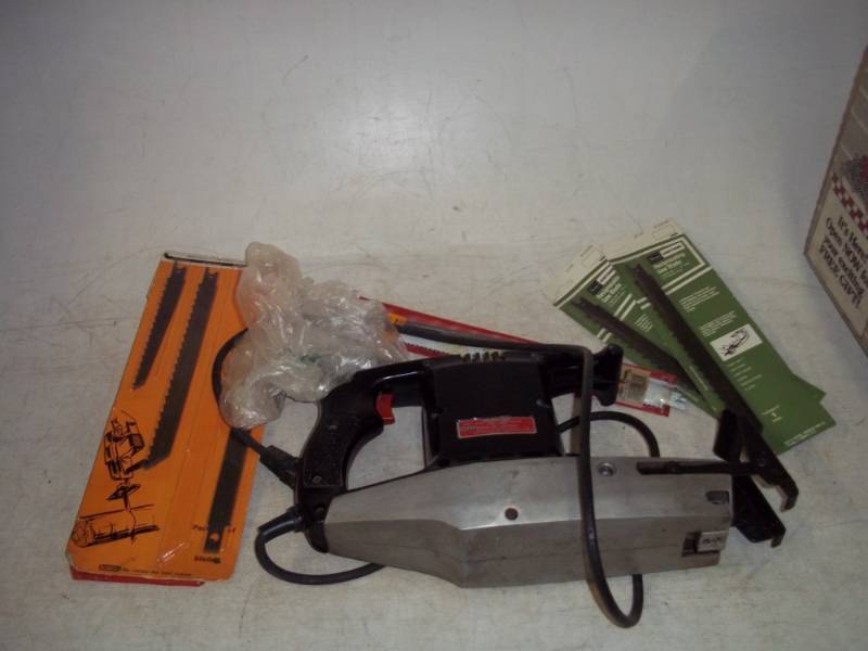 Craftsman Reciprocating saw with blades